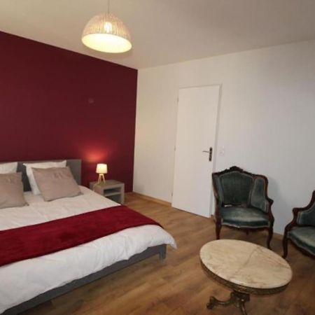 Petit Appartement Confortable Châteaubourg Eksteriør bilde